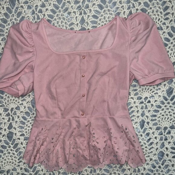 NWOT Button Front Scallop Edge Rose Puffed‎ Short Sleeves Blouse Top Sz XS C08 - Picture 1 of 7